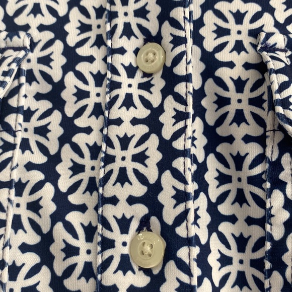 LIKE NEW VINEYARD VINES POLYESTER DRESS. - Picture 7 of 8